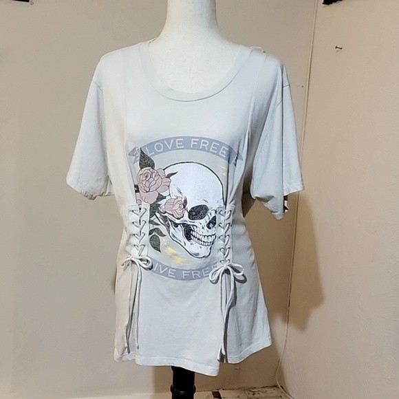 Express NWOT Women's Skull & Roses Live Free Top w/Corset-style Lace Up Front, M - Picture 3 of 8